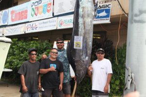 Congratulations to Captain Keith Frias of KOLOHE K for landing the largest fish of the tournament a whopping 422 pound Au.